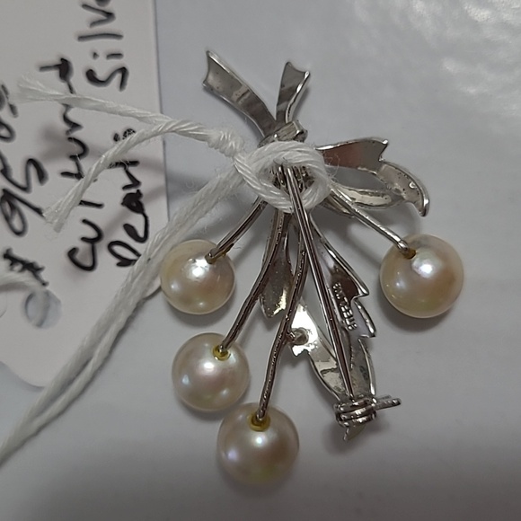 Sterling Silver with cultured pearl brooch - Picture 2 of 3